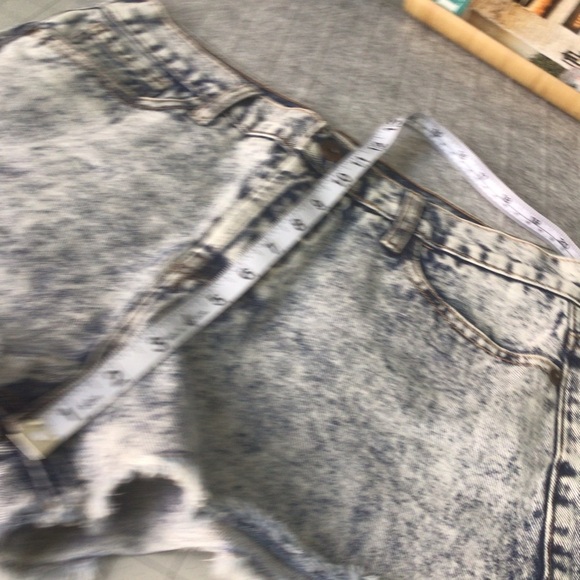 Forever 21 Distress Shorts - Picture 9 of 9